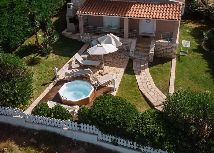 Neptune Sea House - Beachfront Agios Spyridon (Corfu)
