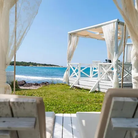 Nyaraló Neptune Sea House - Beachfront *