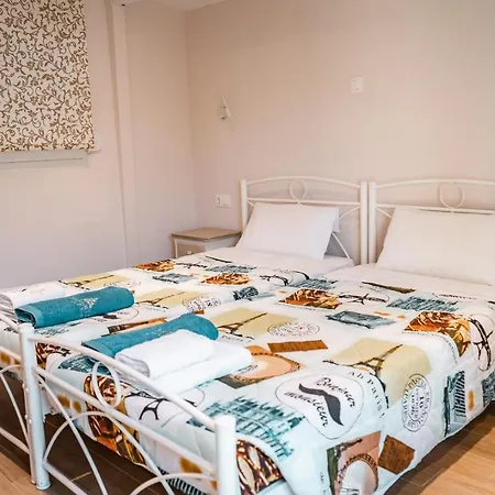 Neptune Sea House - Beachfront