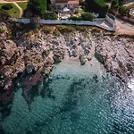 Neptune Sea House - Beachfront Σπίτι διακοπών